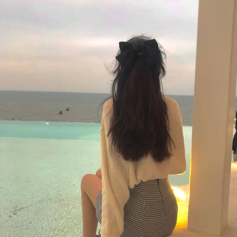 潇洒佳人淡淡妆